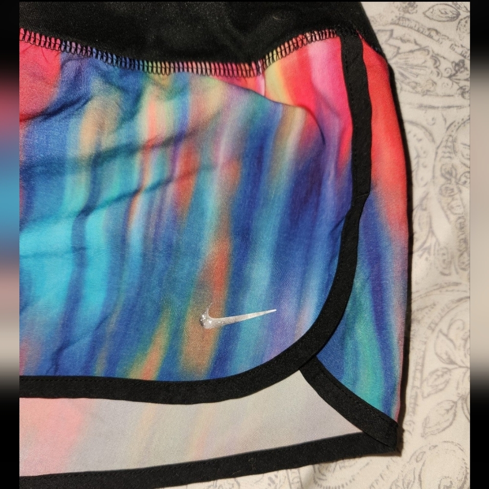 Nike multicolor shorts size small - Picture 3 of 8